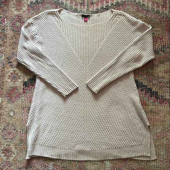 Vince Camuto V-Neck Light Pink/Lavender Sweater- Size Medium - Picture 2 of 4